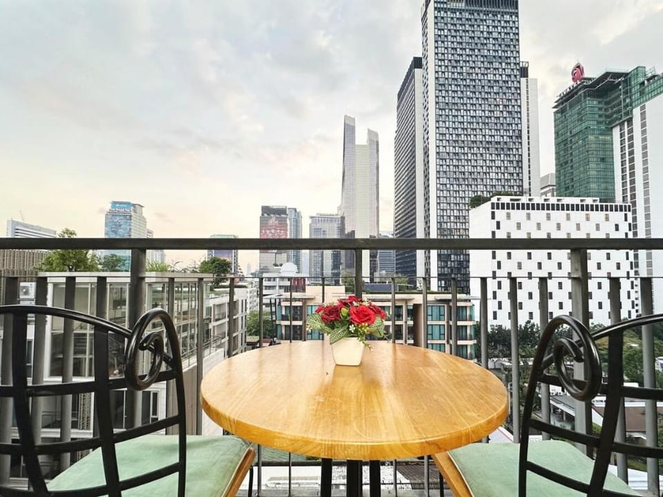 convenient&peaceful place in the most busy area Apartment in Bangkok
