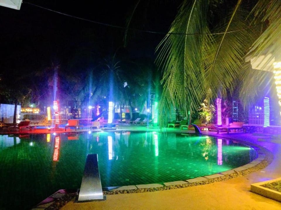 Art Under the Clouds 32nd floor sea view SuperHost Apartment in Pattaya City
