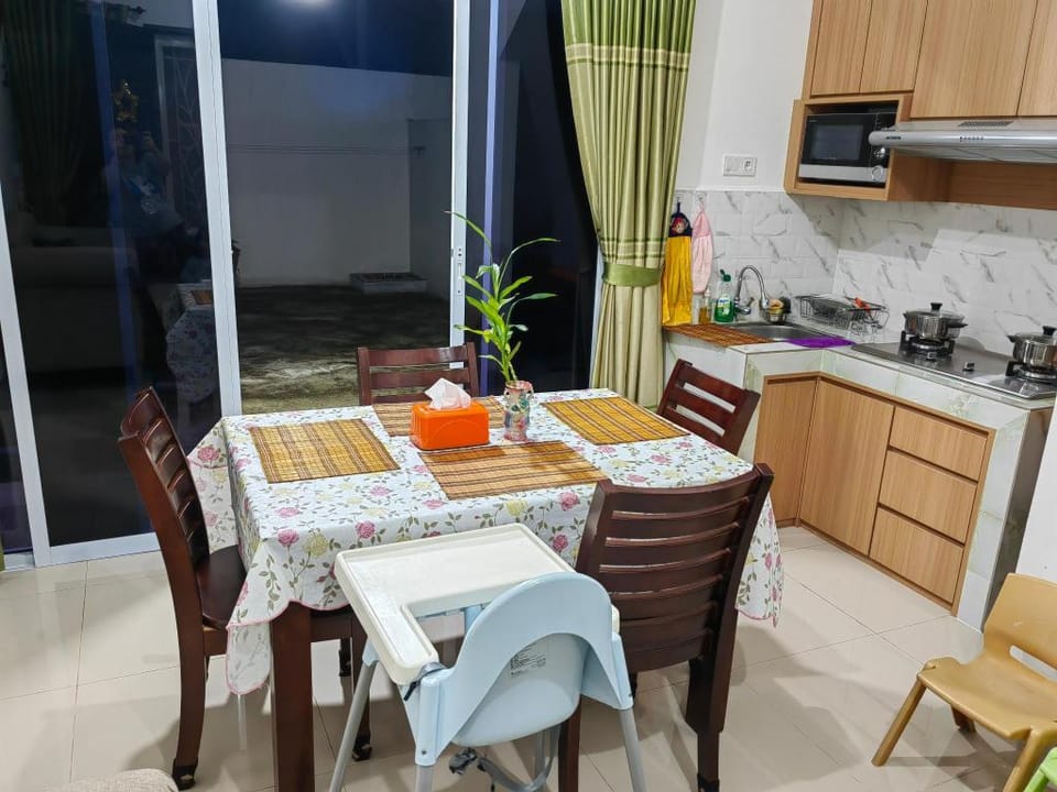 Sweet House in the City near Mall Pekanbaru Vacation rental in West Sumatra, Indonesia