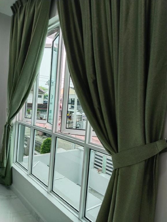 Angies CottageのSweet Home@Tmn Sentosa JB 16-30 pax Vacation rental in Johor Bahru