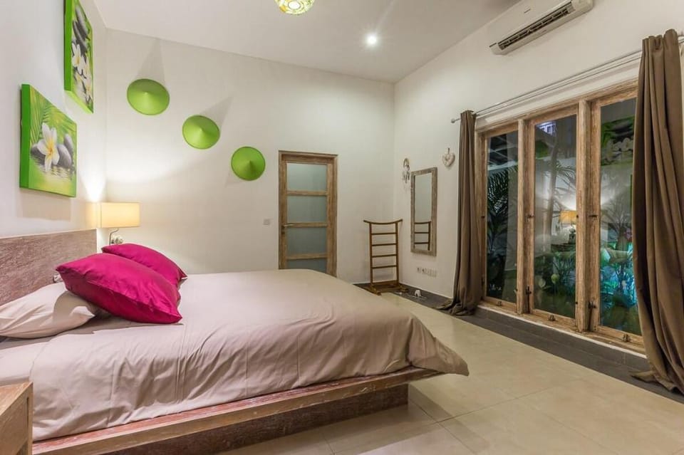 Private 3 bedrooms enclosed villa with pool  Villa in Kuta