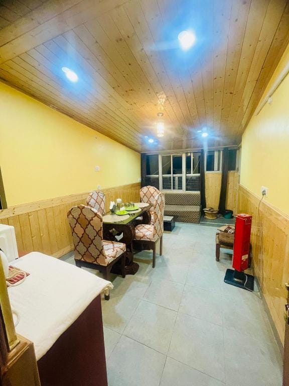 Silver Cedar Homestay Apartment in Shimla
