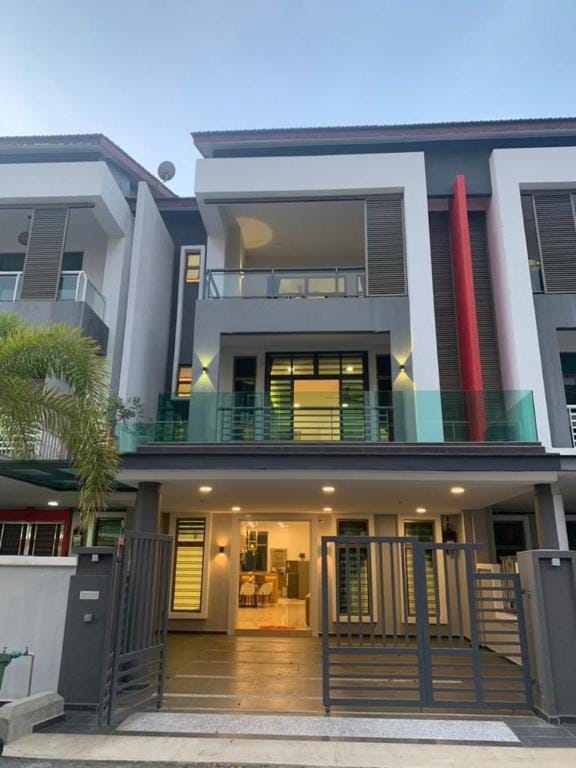 Unique 3 Storey Near Jonker@Heritage (max 25pax) Apartment in Malacca