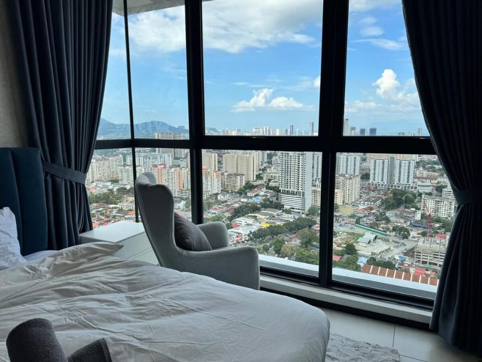 UrbanSuites [NEW]  #3B2B#8pax#Wi-fi Apartment in George Town
