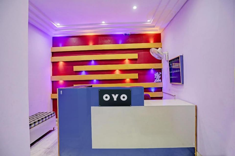 Hotel RajMahal Hotel in Noida