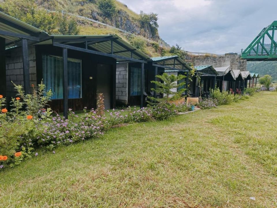 Jayara Resort And Cafe Hotel in Uttarakhand