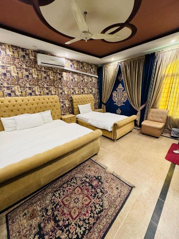 MadCrew Lodge Hotel in Islamabad
