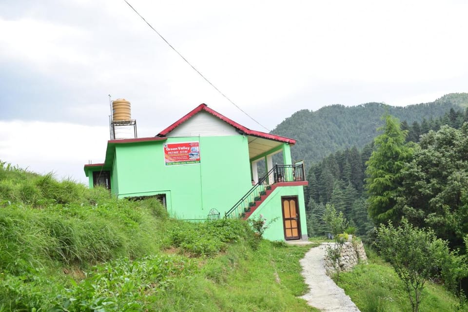 Green valley homestay Bed and Breakfast in Himachal Pradesh