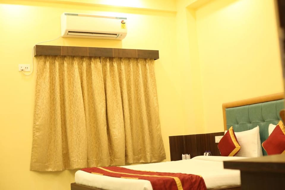 Hotel Shangri-La Bed and Breakfast in Kolkata