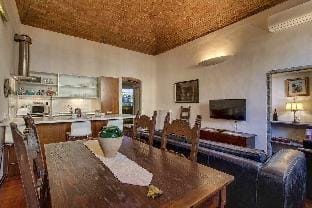 Piazza Salvemini Elegant Apartment in Florence