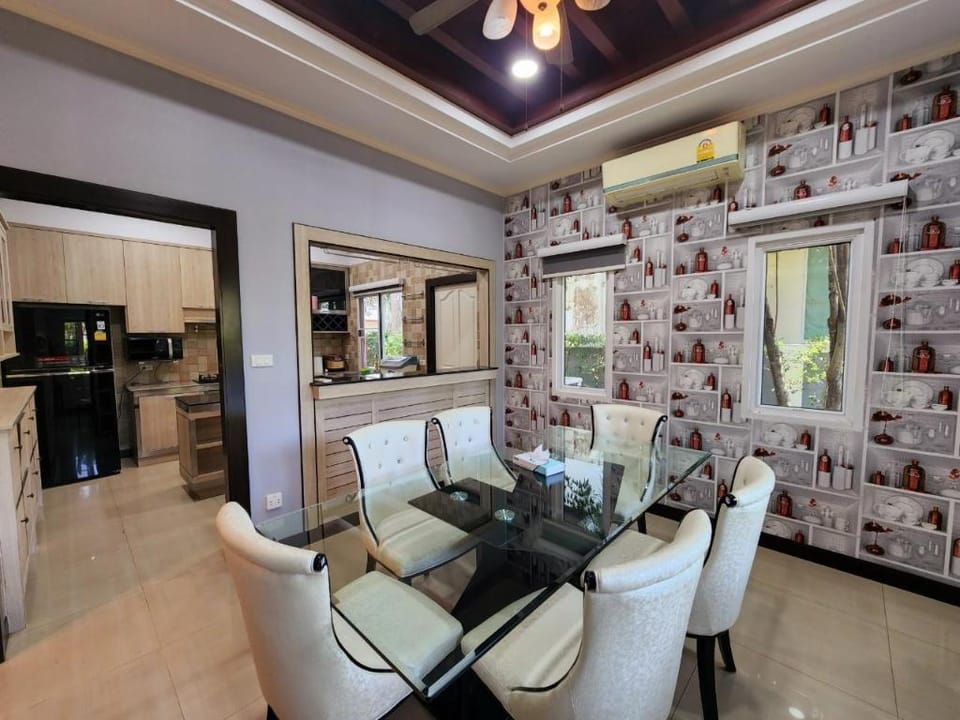 I am pool villa Pattaya 14 Villa in Chon Buri Changwat