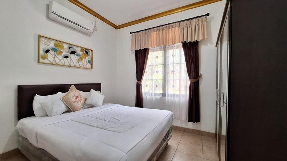 The Happy Villa EE2-03 Vacation rental in West Java