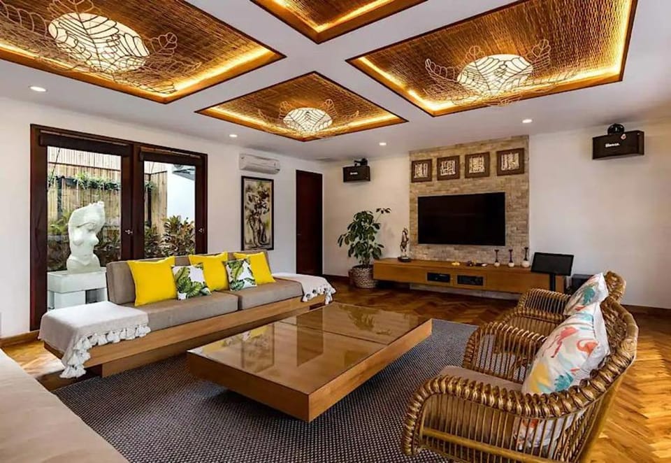 Villa in Canggu 7 bedrooms 2mins to the beach Villa in North Kuta