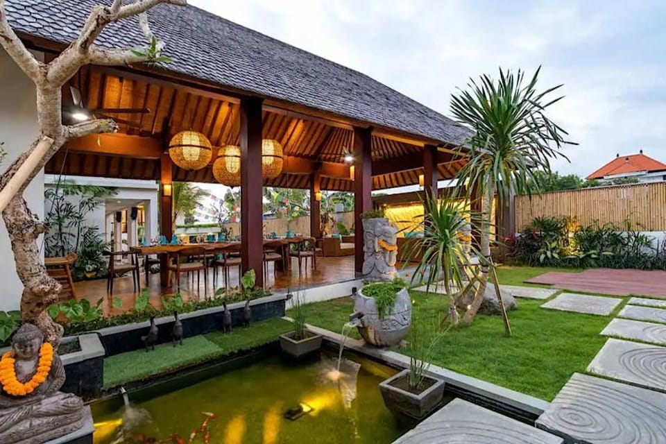 Villa in Canggu 7 bedrooms 2mins to the beach Villa in North Kuta
