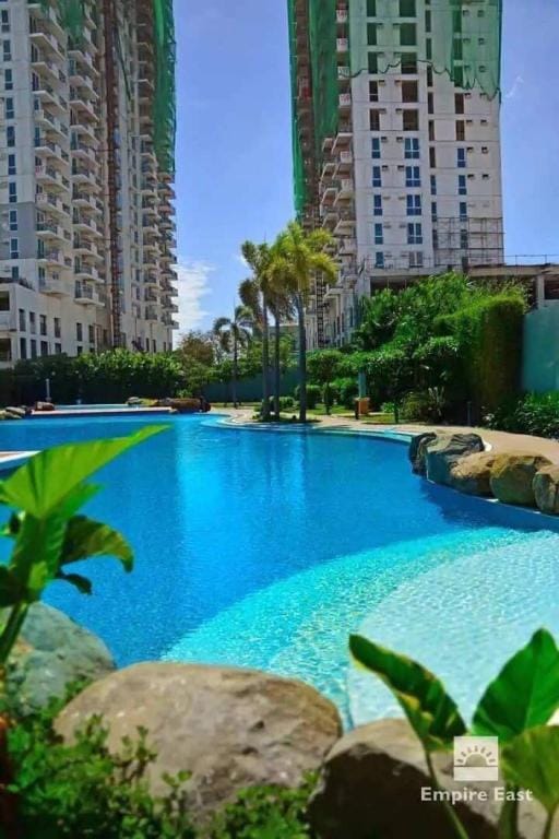 PENTHOUSE CONDO UNIT FOR 2 BEDROOM ACCESS Apartment in Pasig