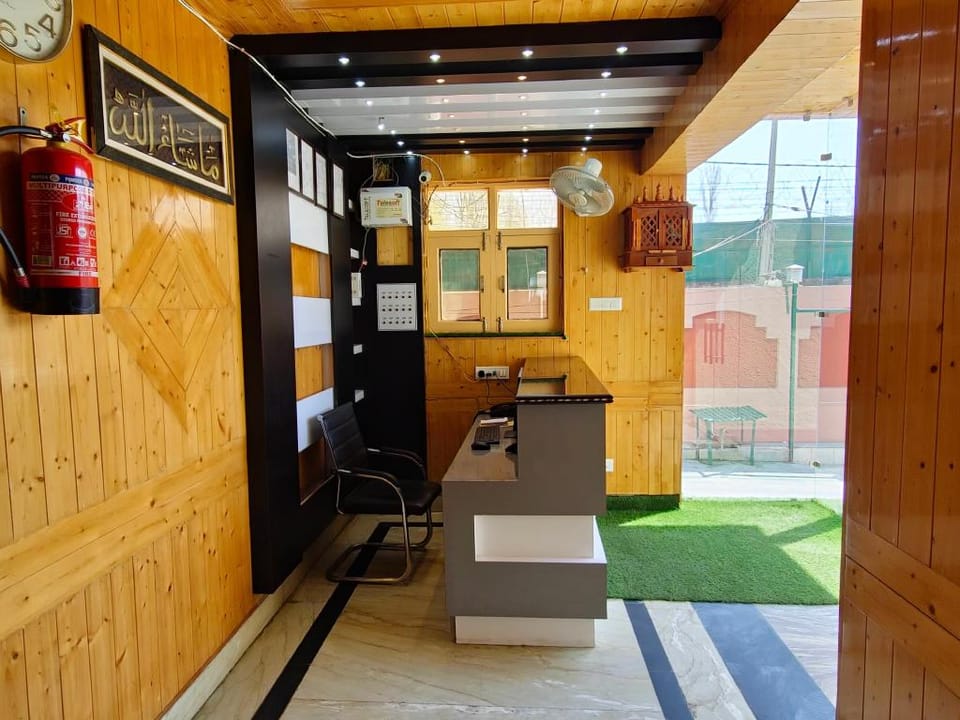 Seven Hills HotelSrinagar ByHim Haluts hospitality Hotel in India