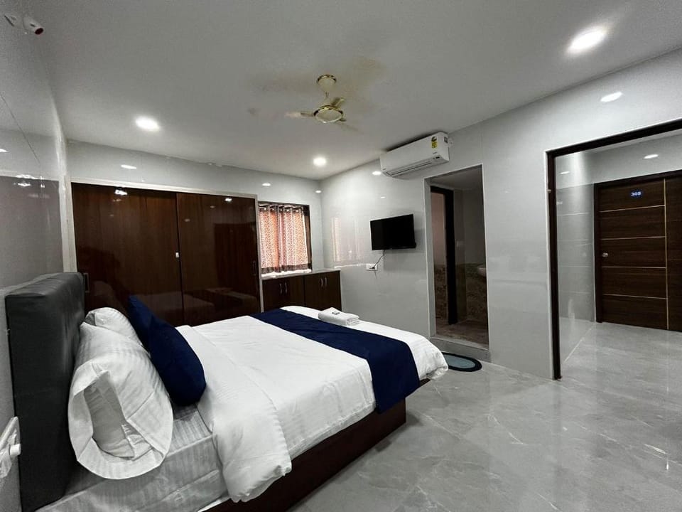 HOTEL DOLPHIN Hotel in Hyderabad