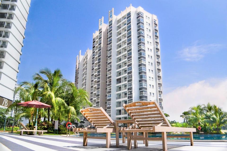 Seafront Country Garden Danga Bay by Lions Bay Apartment in Johor Bahru