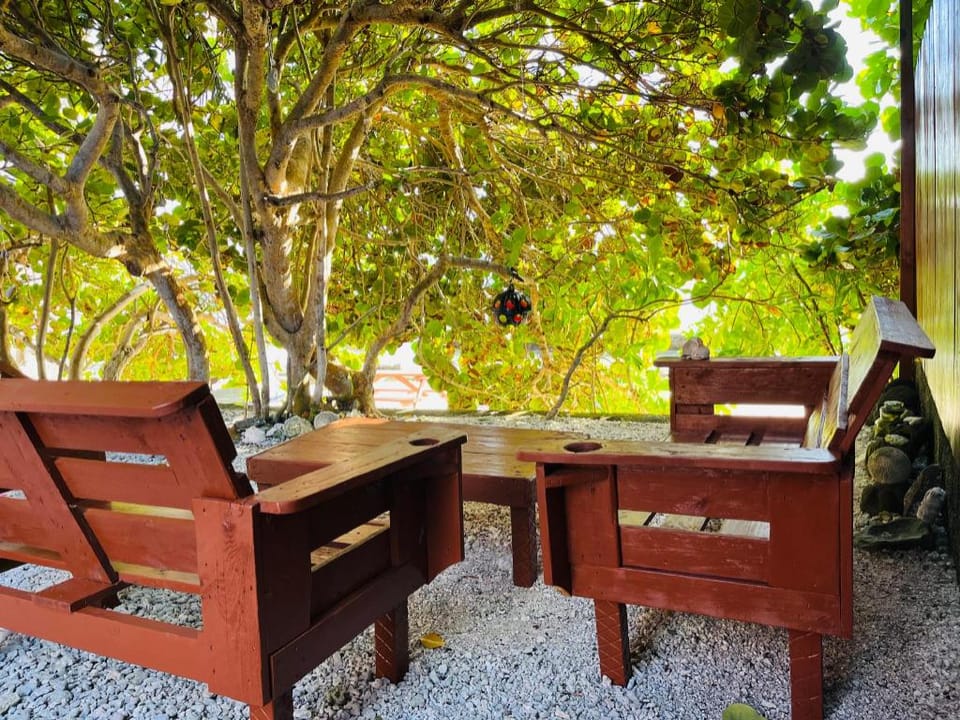 Bungalow temae moorea bord de mer  Vacation rental in Moorea-Maiao