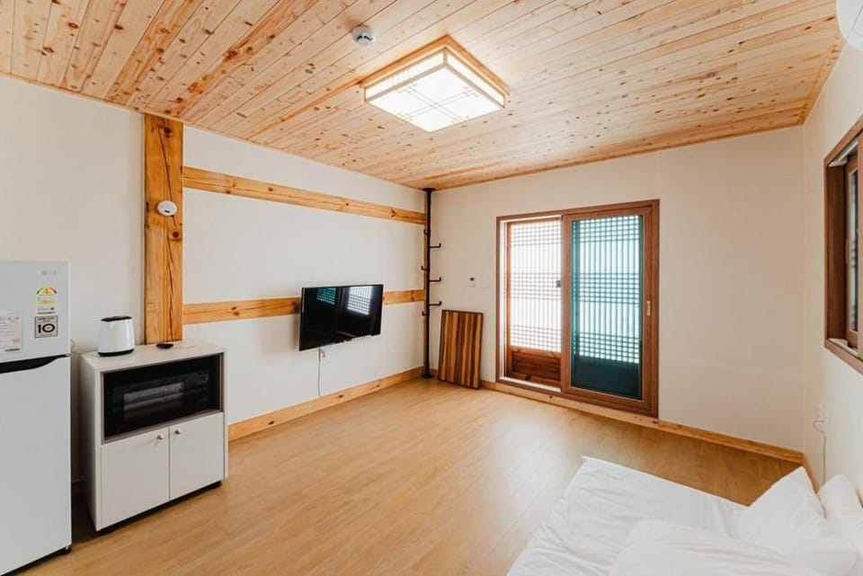 Iksan Mureungdowon Bed and Breakfast in South Korea