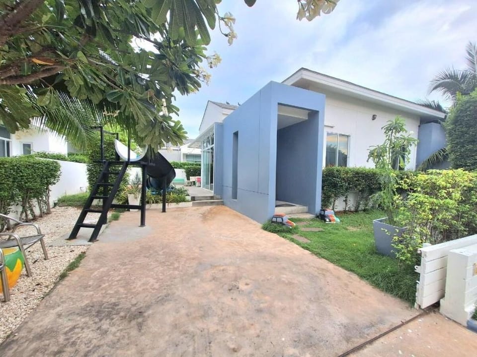 Beachtown2 Cha-Am Private Poolvilla From beach2km Villa in Thailand