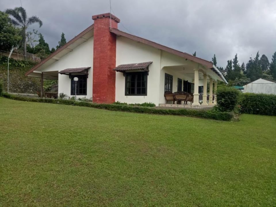 Villa 28 coolibah utama puncak Vacation rental in West Java