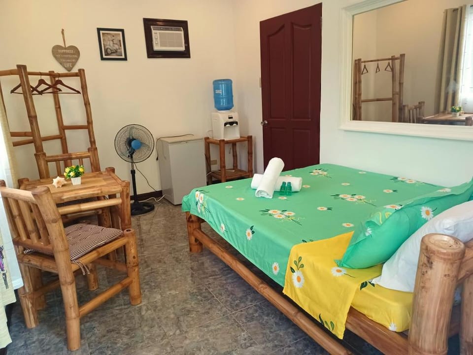 Camotes Nook - Budget Beachfront, Beyond Beautiful Apartment in Central Visayas