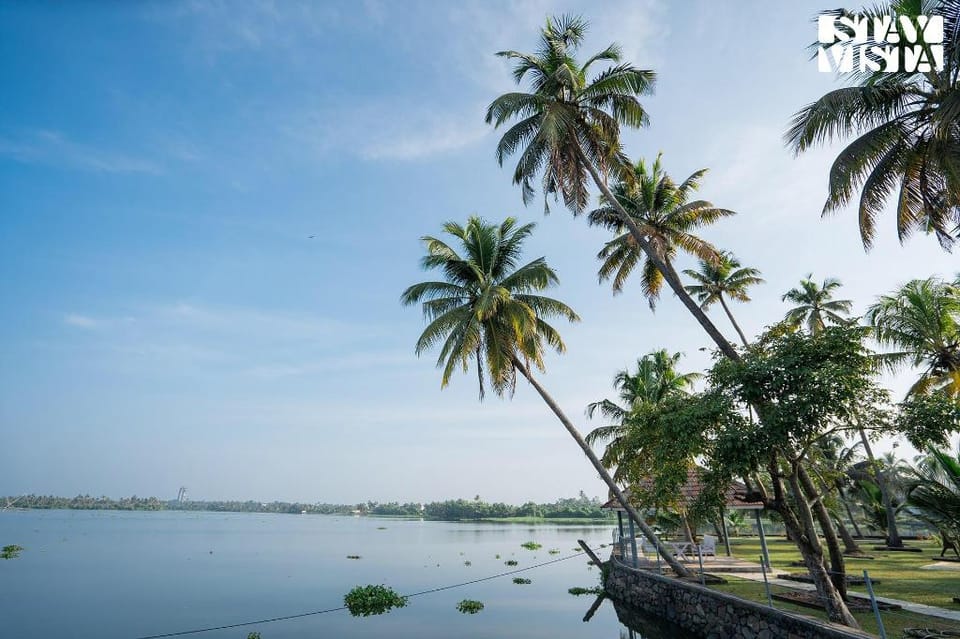 Aqua Vista Riverview by StayVista - Private Pool Villa in Kochi