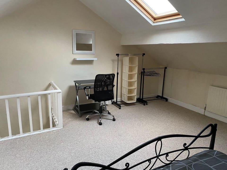 Spacious 4 Bedroom Townhouse Vacation rental in Leeds
