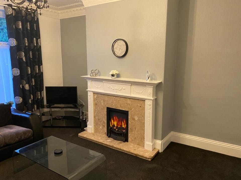 Spacious 4 Bedroom Townhouse Vacation rental in Leeds
