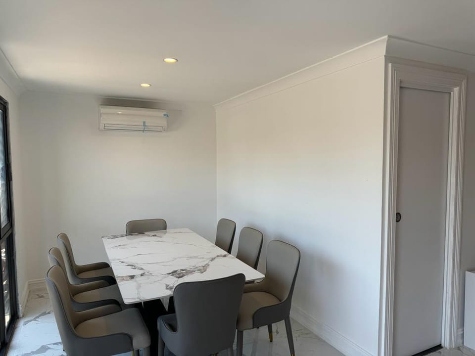 Sydney Holiday Accommodation at ROSEBERY Vacation rental in Mascot