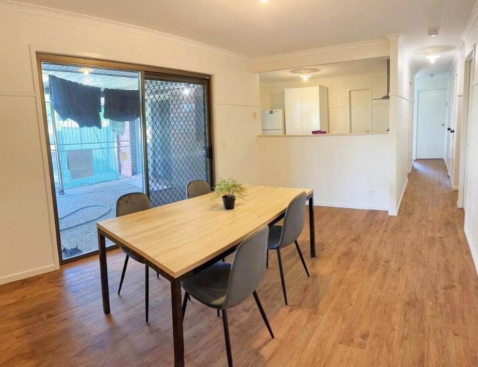 Cfamily 1M04 bedroom shared house Vacation rental in Brisbane