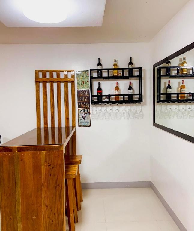 Ganesha's Kudil- 2 BR Townhouse near Clark Airport Apartment in Angeles