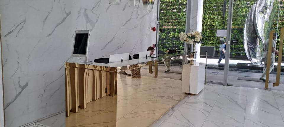 Nice apartment bts, 2 bedroom condo(H19) Apartment in Bangkok