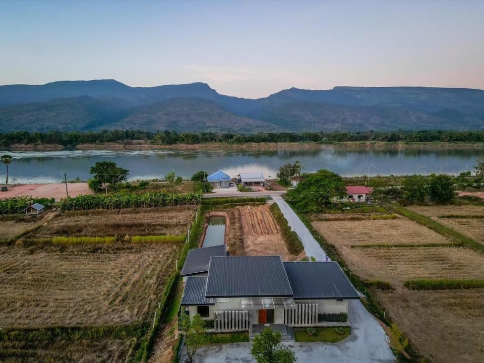 Boonjumnong Pool Villa บุญจำนงค์ พูลวิลล่า บึงกาฬ Villa in Laos