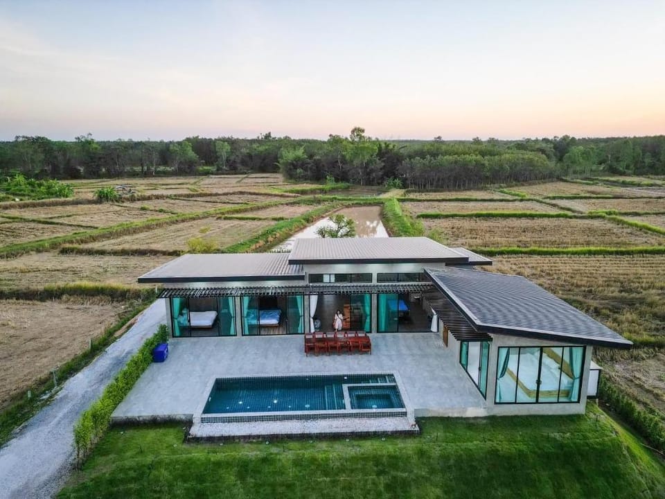 Boonjumnong Pool Villa บุญจำนงค์ พูลวิลล่า บึงกาฬ Villa in Laos