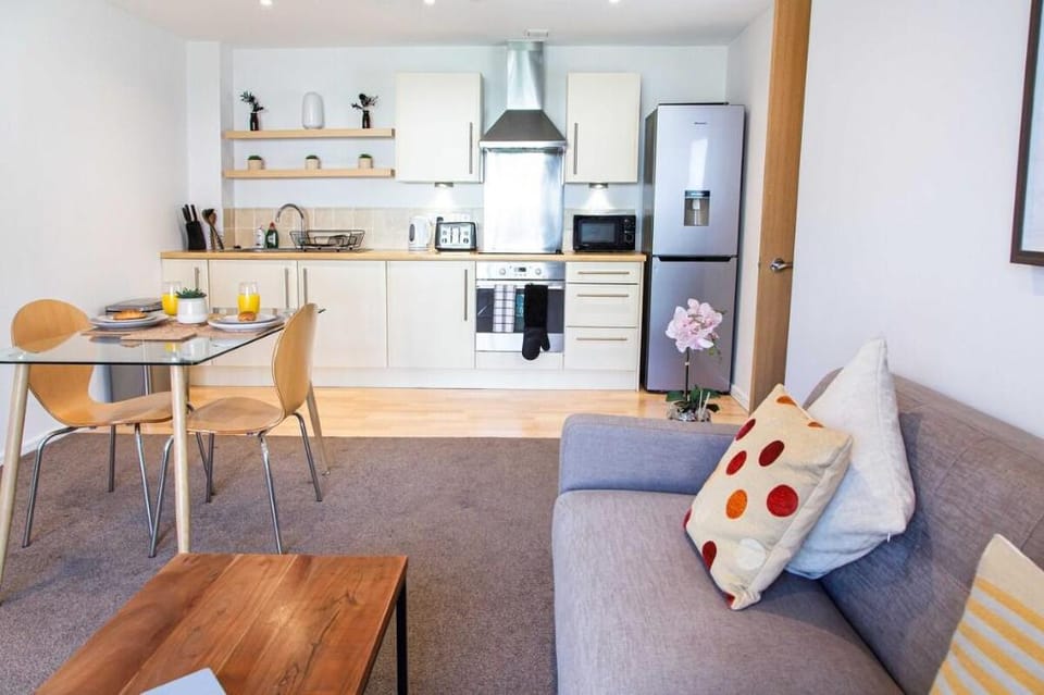Executive 2 Bed Apartment Vacation rental in Warrington