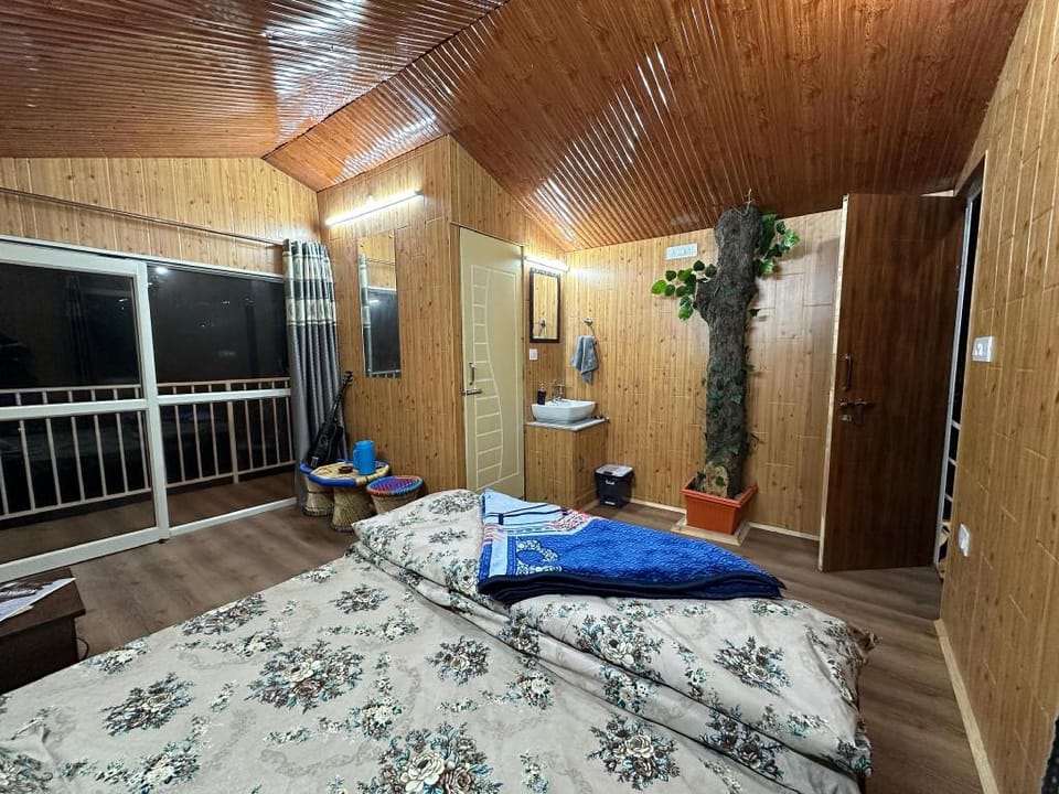 Treehouse by The City Escape Villa in Shimla