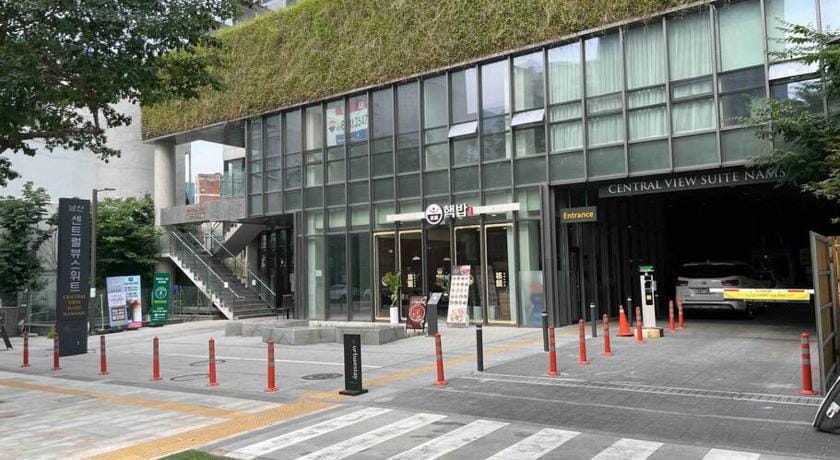 THE SHARE 명동 초고층view & Free GYM #지하철역 3분 #명동 10분 Apartment in Seoul