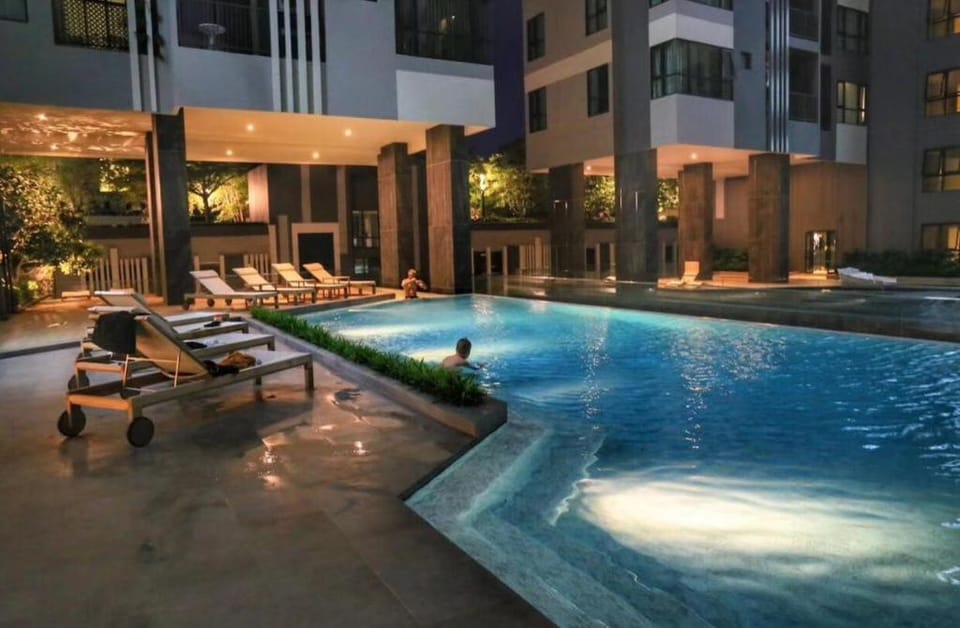 Luxury Condo Thebase &  Infinity Pool Apartment in Pattaya City