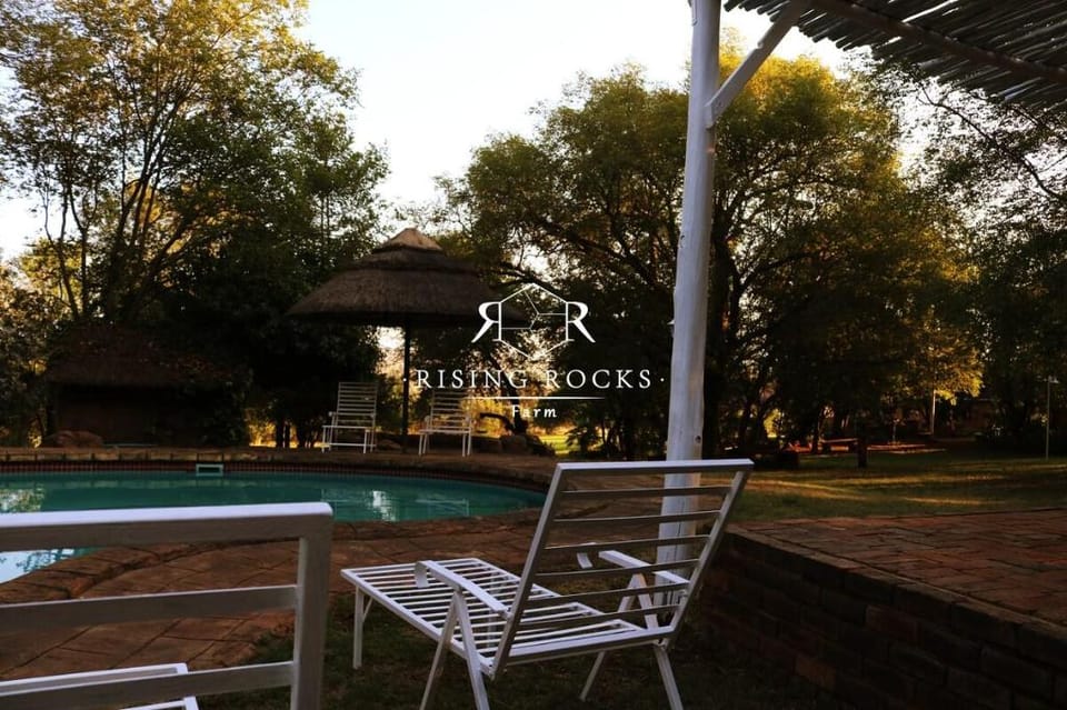 Tranquil Mountain Cottage :Hikes/Boma/Animals/Pool Chalet in Gauteng