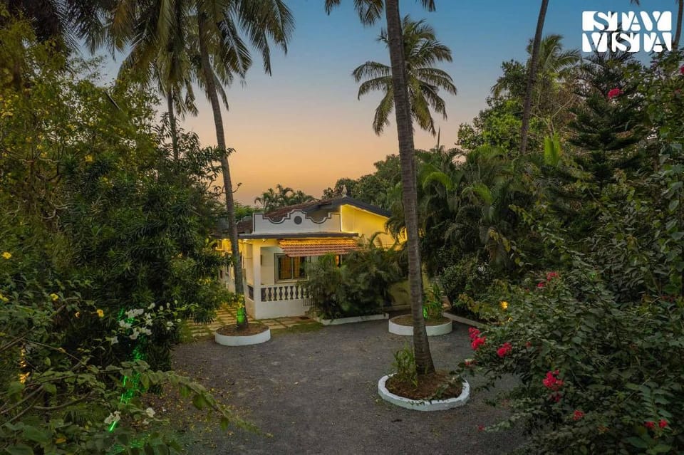 StayVista at Prairie Haven with Alfresco Dining Villa in Baga