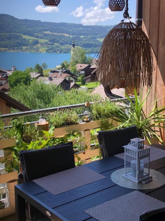 Apartment With Amazing Lake- and Mountain View Apartment in Salzburgerland