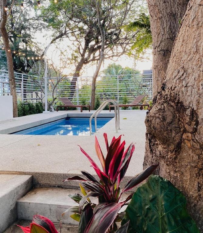 BanRubLom Farmhouse, Rayong, Private Swimming Pool Vacation rental in Rayong, Mueang Rayong District, Rayong, Thailand