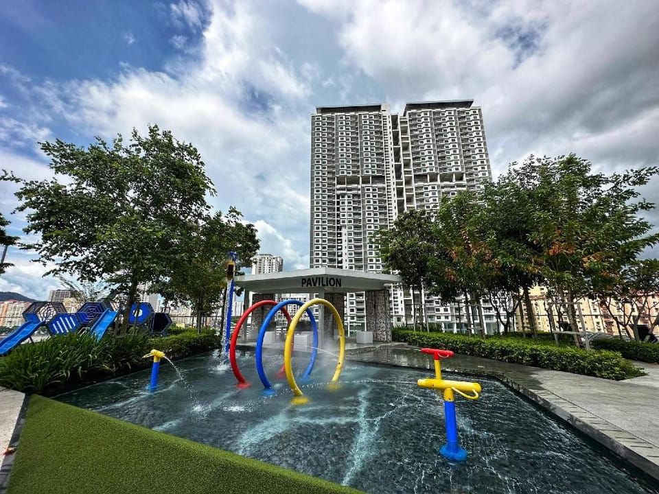 Modern Urban Suites Georgetown Seaview Apartment in George Town