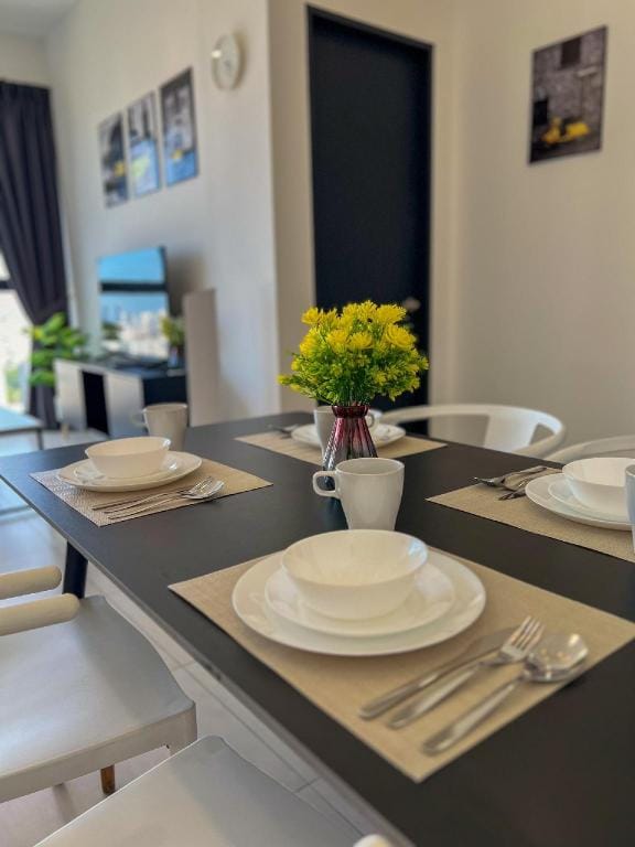 Modern Urban Suites Georgetown Seaview Apartment in George Town