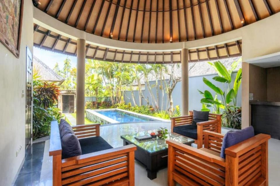 Adore 2 BR Villa with Garden View #IR35 Villa in North Kuta