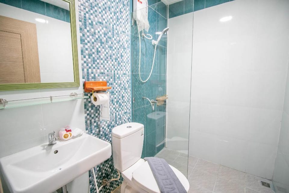 Standard Queen room - หยกน้ำผึ้ง Calsite ladycute Apartment in Chon Buri Changwat