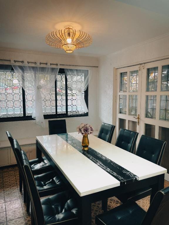 Spacious Family House with Pool in Tagaytay  Vacation rental in Pasay