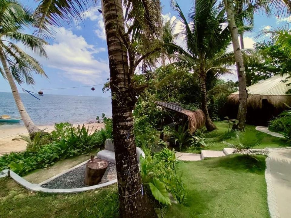 Beachfront Kubo Vacation rental in General Luna